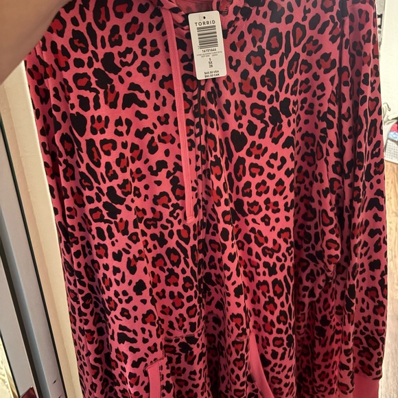 Torrid Classic Cozy Fleece Zip Up Tunic Hoodie Size 5~Pink Leopard~NWT - Picture 3 of 3